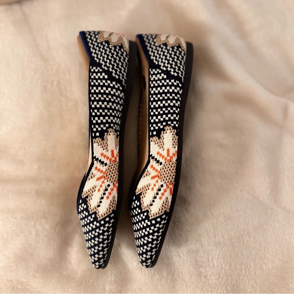 Rothy's The Point Blue and White Patterned Flats, Size 8 - Picture 3 of 10